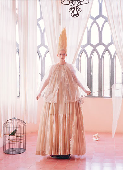 Tilda Swinton w surrealistycznej sesji dla magazynu W