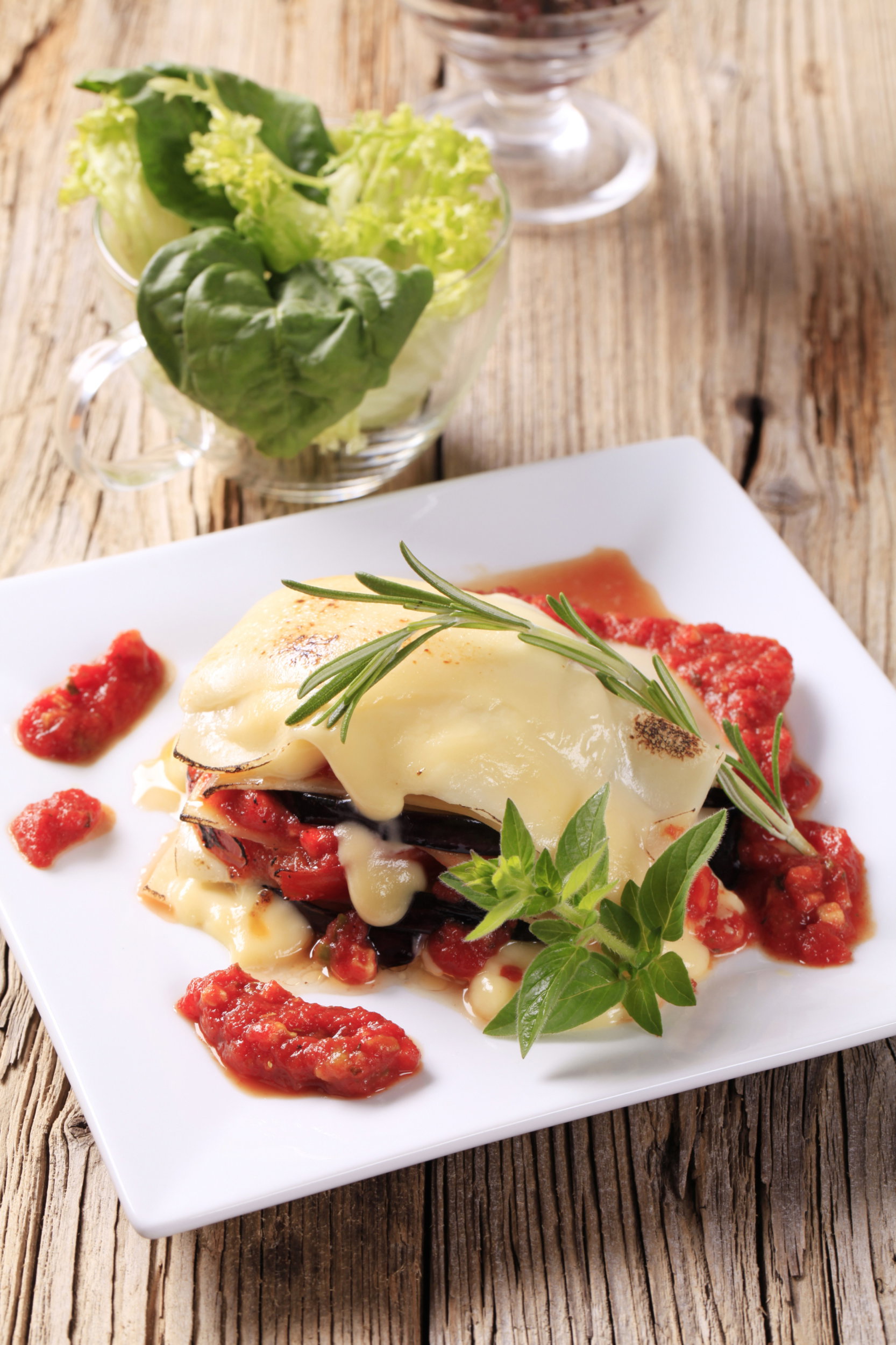Lasagne - przepisy na miesne daniefot. Fotolia