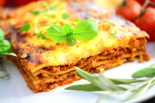 Lasagne - przepisy na mięsne danie fot. Fotolia