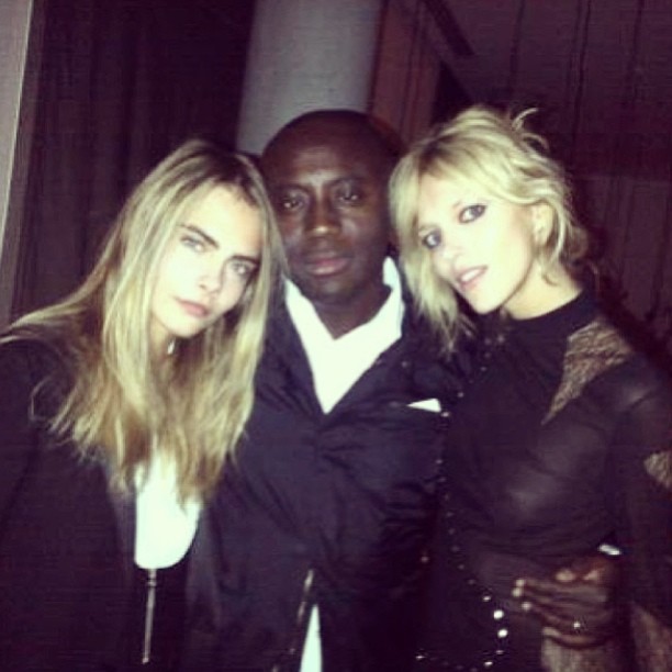 Modelki na Instagramie: Anja Rubik na kolacji magazynu W. Modelka wybrała strój od Proenza Schouler, a towarzyszą jej Cara Delevingne i Edward Enninful, fot. Instagram anja_rubik