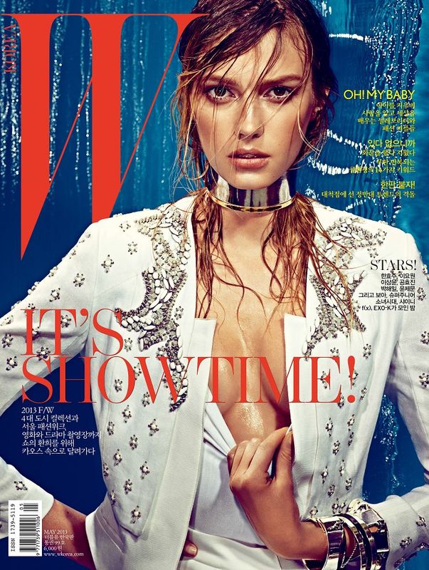 Sigrid Agren w sesji z futurystyczną modą i... kubłami wody wylewanymi na głowę. W Korea zaprosiło do współpracy genialnego Alexi Lubomirskiego. W Korea maj 2013