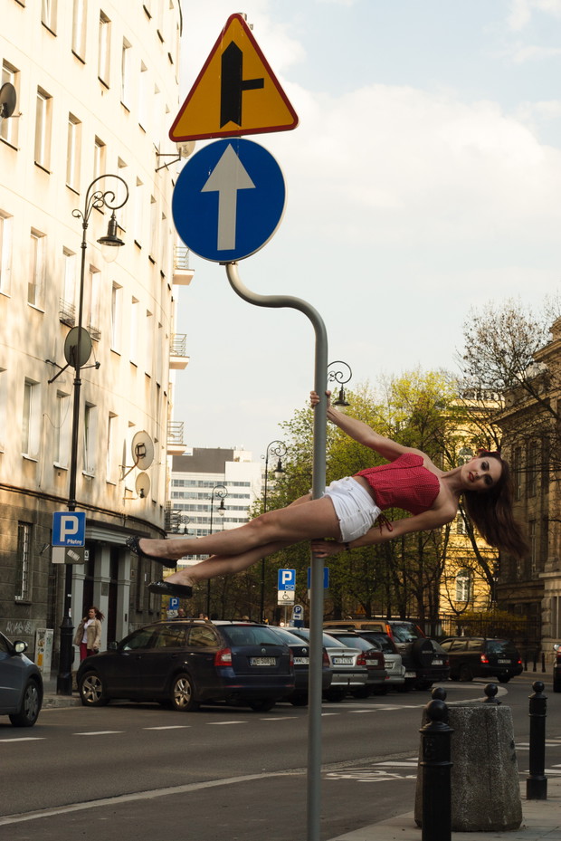 Street pole dance - uliczne akrobacje