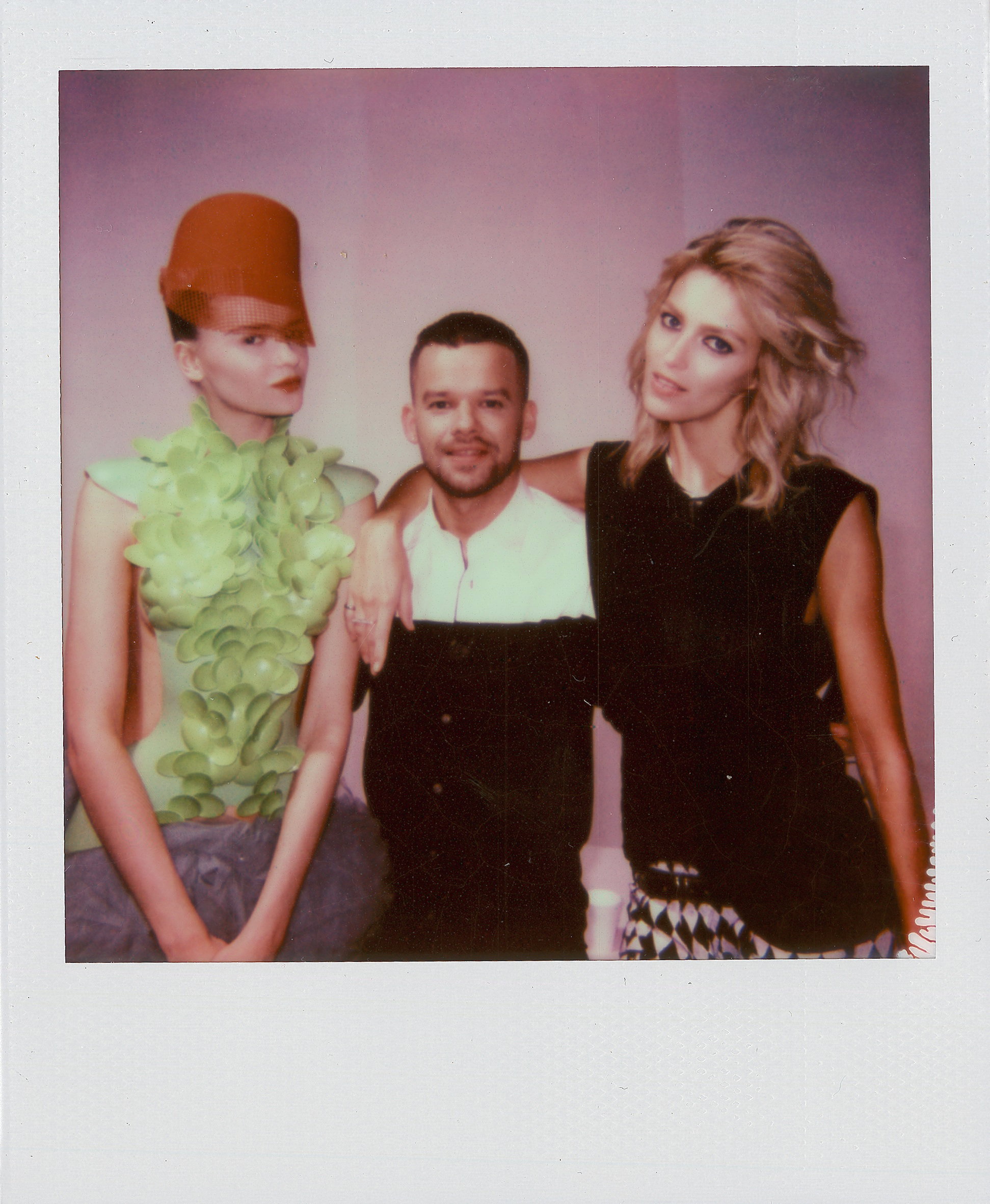 Klaudia Strzyżewska, Michał Piróg, Anja Rubik.Top Model 3, odcinek 10: polaroidy zza kulis sesji, fot. Spark*