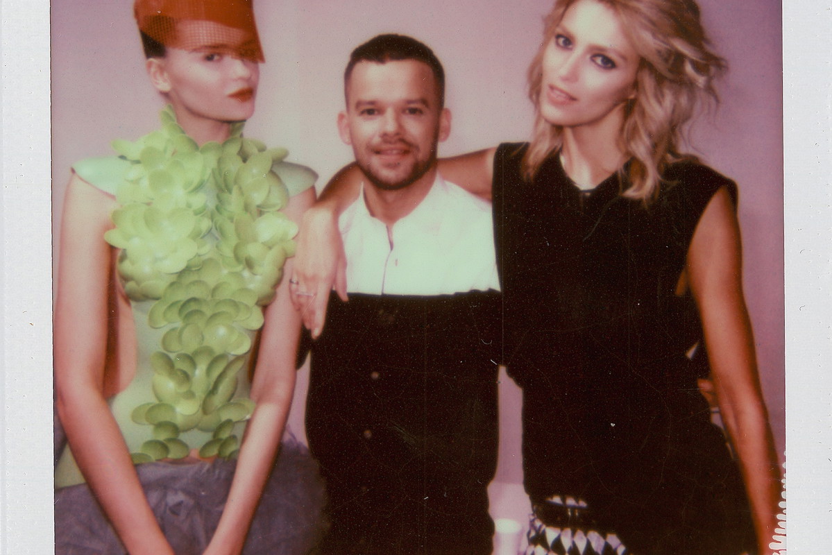Klaudia Strzyżewska, Michał Piróg, Anja Rubik.
Top Model 3, odcinek 10: polaroidy zza kulis sesji, fot. Spark*
