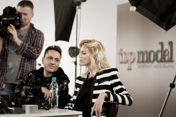 Anja Rubik i Ram Shergill.  Top Model 3, odcinek 10: backstage sesji Rama Shergilla, fot. Agnieszka Taukert dla Spark