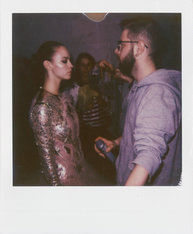 Gładka fryzura Zuzy Kołodziejczyk. Top Model 3, odcinek 10: polaroidy zza kulis sesji, fot. Spark*