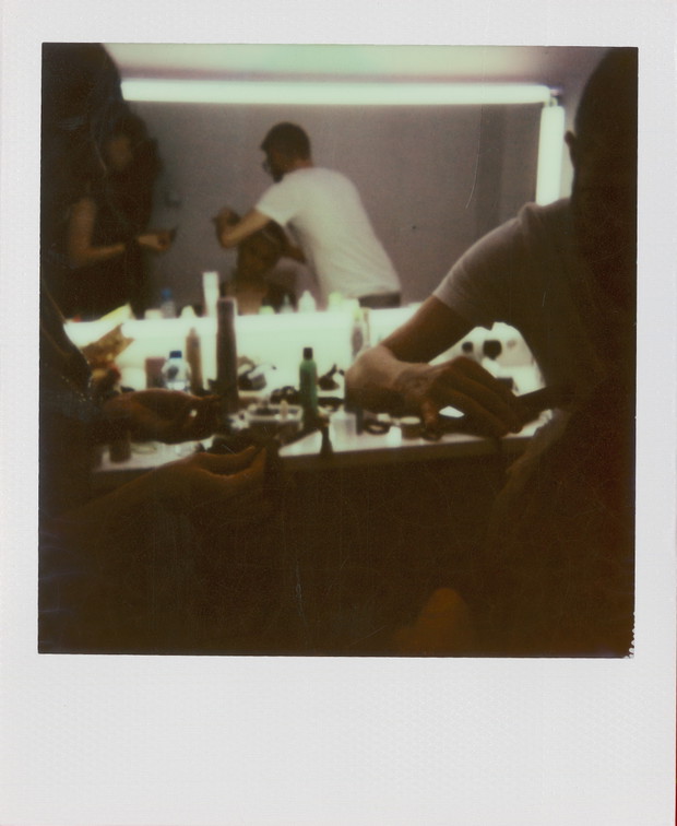 Ostatnie poprawki fryzur. Top Model 3, odcinek 10: polaroidy zza kulis sesji, fot. Spark*