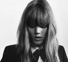 Freja Beha Erichsen w kampanii Saint Laurent Paris