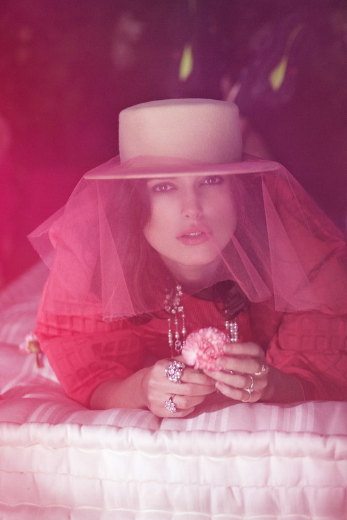 Keira Knightley dla Rika Magazine, fot. Emily Hope