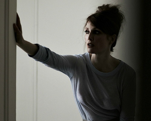 Keira Knightley, Julianne Moore, Erin Wasson w Rika Magazine