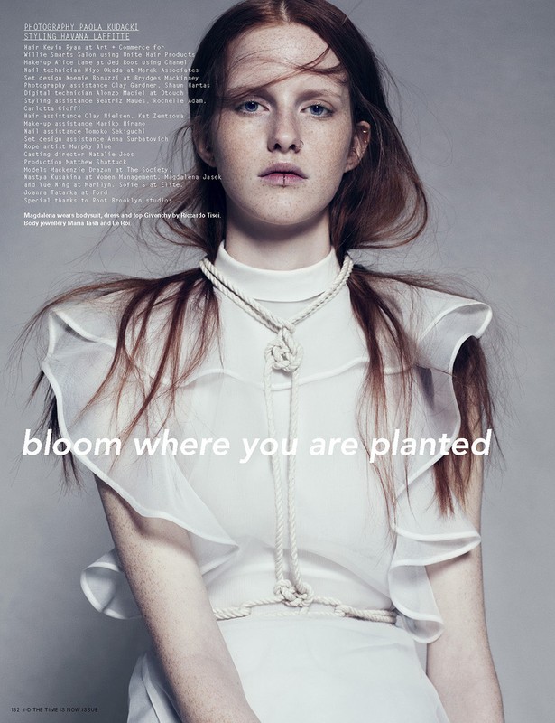Magda Jasek w sesji Bloom Where You Are Planted”, i-D Summer 2013, fot. Paola Kudacki/skan