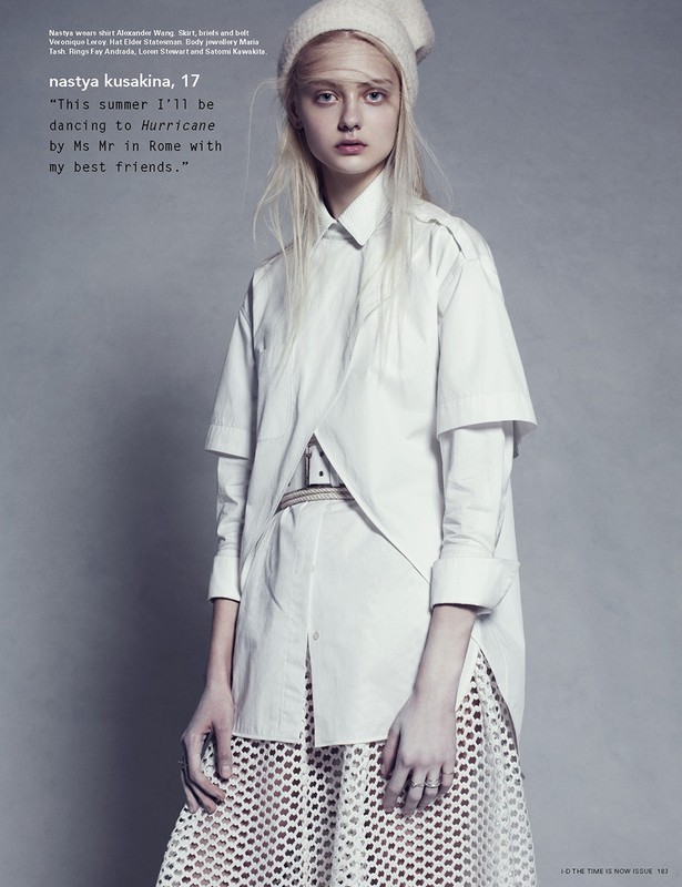Nastya Kusakina w sesji Bloom Where You Are Planted”, i-D Summer 2013, fot. Paola Kudacki/skan