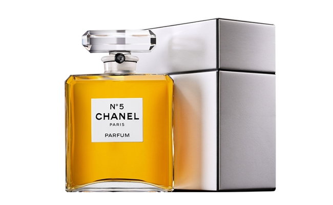Gigantyczna butelka Chanel za 4.200$