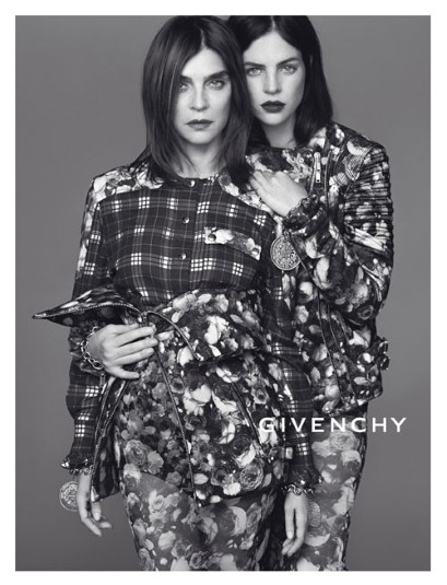 Carine Roitfeld i Amanda Seyfried w kampanii Givenchy FW 13