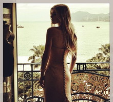 Gwiazdy na Twitterze, Festiwal Filmowy w Cannes 2013: Claire Julien w sukni Emilio Pucci w Hotelu Martinez, fot. instagram Emilio Pucci