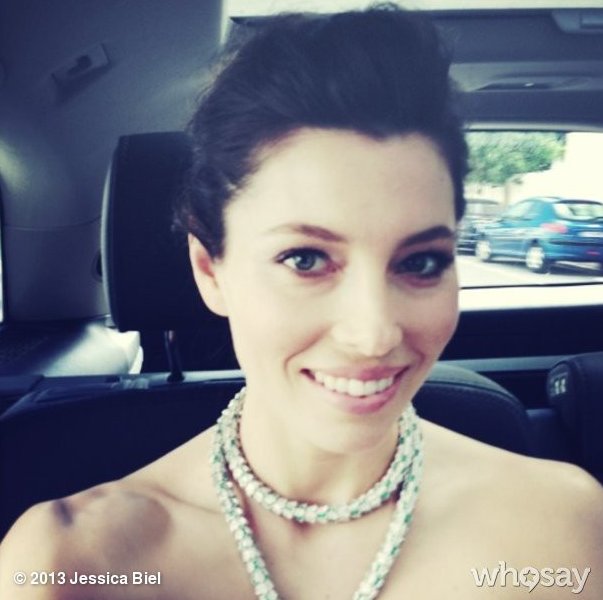 Gwiazdy na Twitterze, Festiwal Filmowy w Cannes 2013: Jessica Biel zobaczcie co znalazłam w Cannes... @giambattistaPR #bvlgari fot. whosay.com
