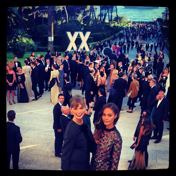Modelki w Cannes: @joansmalls + I = Double Trouble! fot. Instagram Karlie Kloss