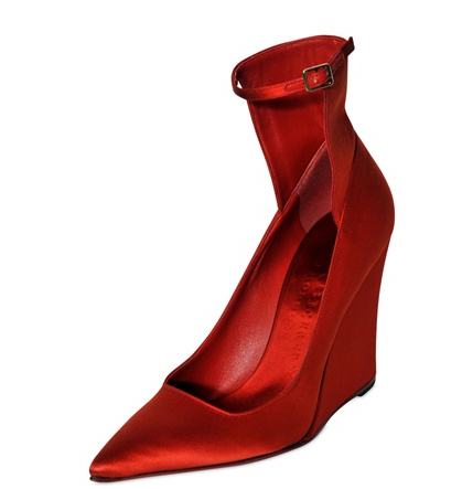 Buty na koturnie - czy są modne w sezonie wiosna-lato 2013?
