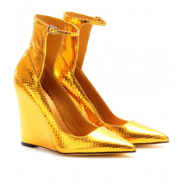 Buty na koturnie - czy są modne w sezonie wiosna-lato 2013?
