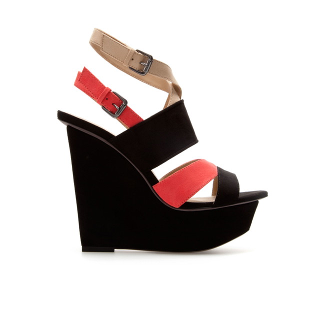 Buty na koturnie - czy są modne w sezonie wiosna-lato 2013?