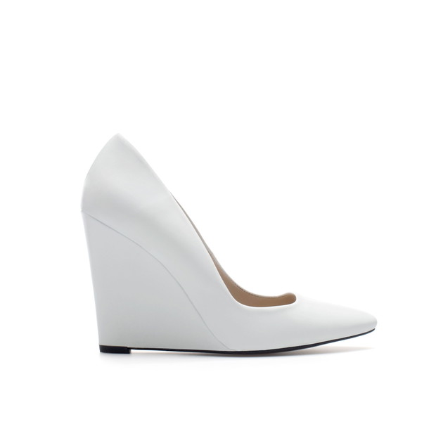 Buty na koturnie - czy są modne w sezonie wiosna-lato 2013?