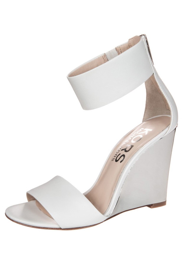 Buty na koturnie - czy są modne w sezonie wiosna-lato 2013?