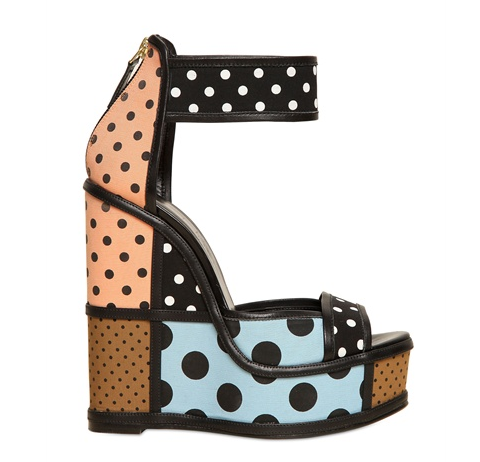 Buty na koturnie - czy są modne w sezonie wiosna-lato 2013?