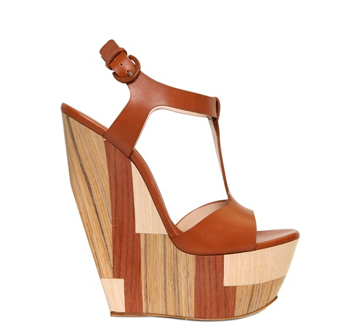 Buty na koturnie - czy są modne w sezonie wiosna-lato 2013?