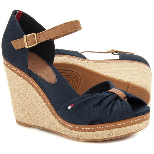Buty na koturnie - czy są modne w sezonie wiosna-lato 2013?