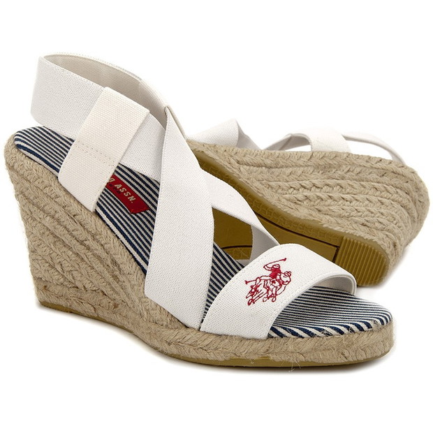 Buty na koturnie - czy są modne w sezonie wiosna-lato 2013?