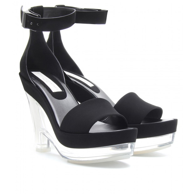 Buty na koturnie - czy są modne w sezonie wiosna-lato 2013?