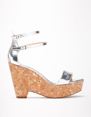Buty na koturnie - czy są modne w sezonie wiosna-lato 2013?
