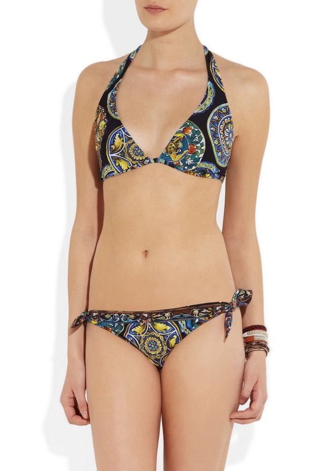 Dwuczęściowe kostiumy kąpielowe, fot. mat. prasowe Dolce&Gabbana, ok. 1345 zł, dostępne w net-a-porter