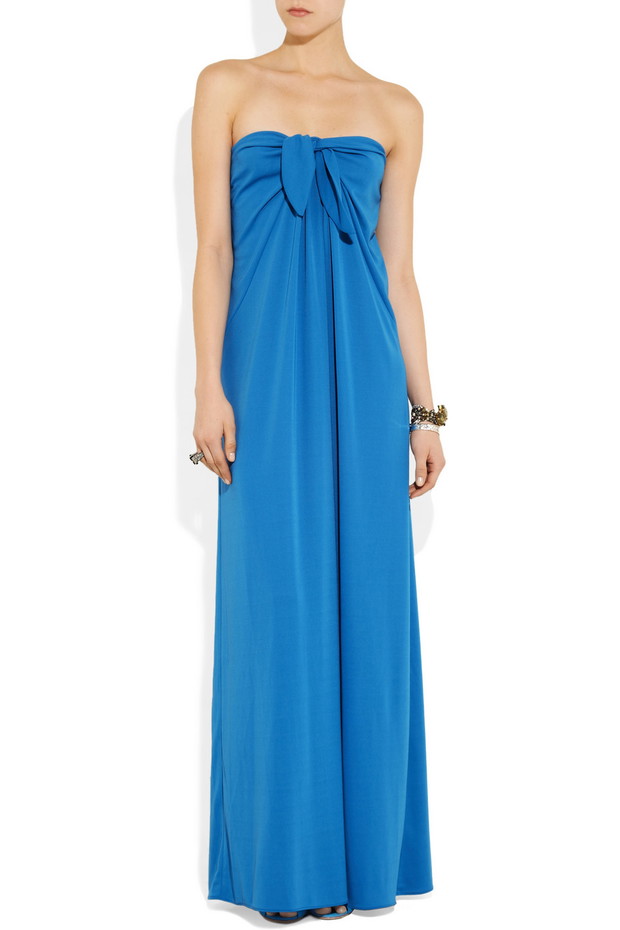 Długie sukienki, fot. mat. prasowe Halston Heritage, ok. 2 468 zł, dostępne na net-a-porter