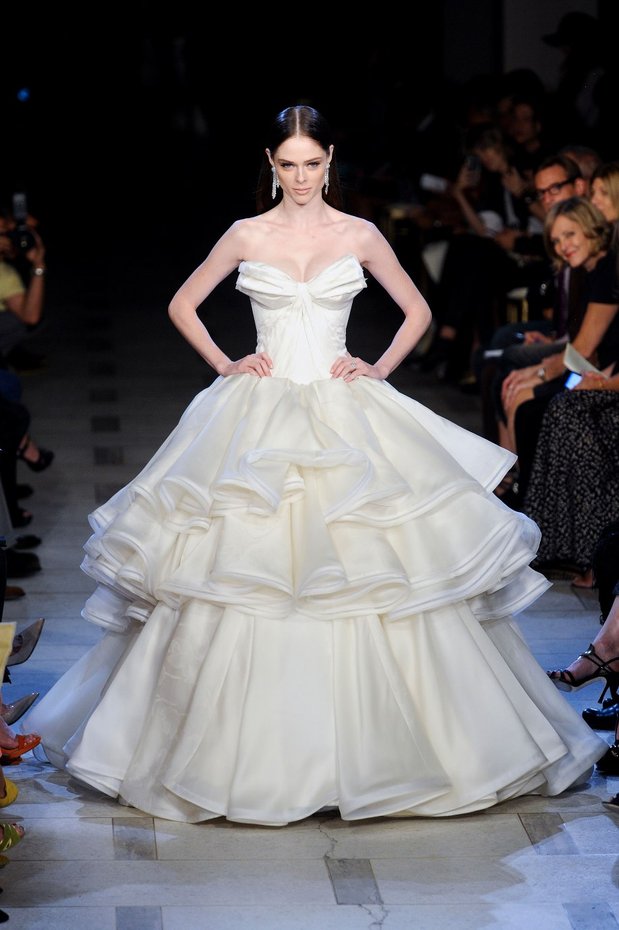 Suknie ślubne Zac Posen w umiarkowanych cenach