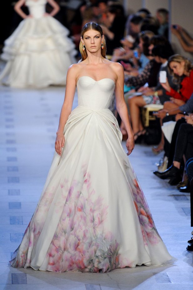 Suknie ślubne Zac Posen w umiarkowanych cenach