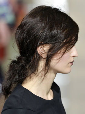 Fryzury: koki, wiosna-lato 2013: Marni, fot. Imaxtree