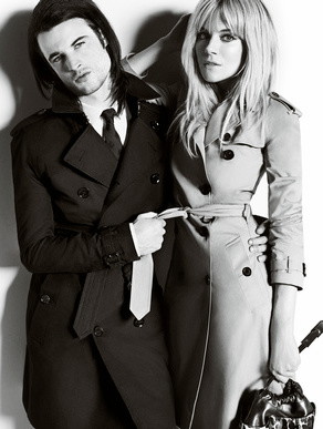 Sienna Miller i Tom Sturridge w kampanii Burberry, fot. © Copyright Burberry/Testino