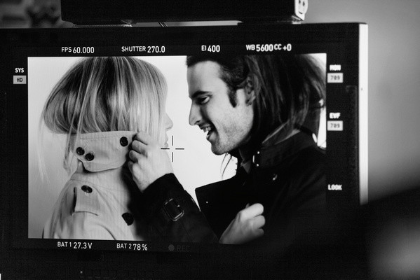 Sienna Miller i Tom Sturridge w kampanii Burberry, fot. © Copyright Burberry/Testino