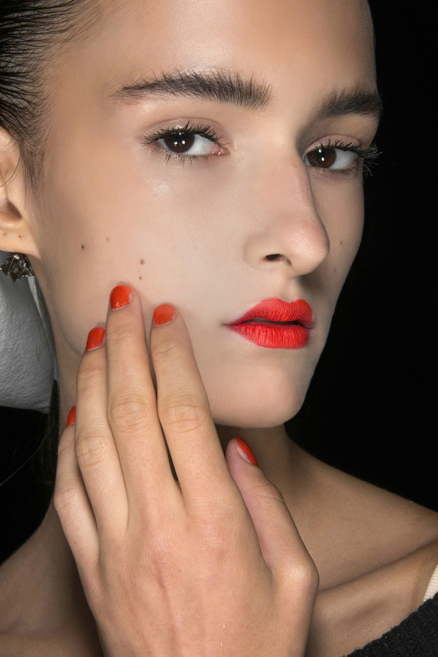 Ślubny manicure - trendy 2013