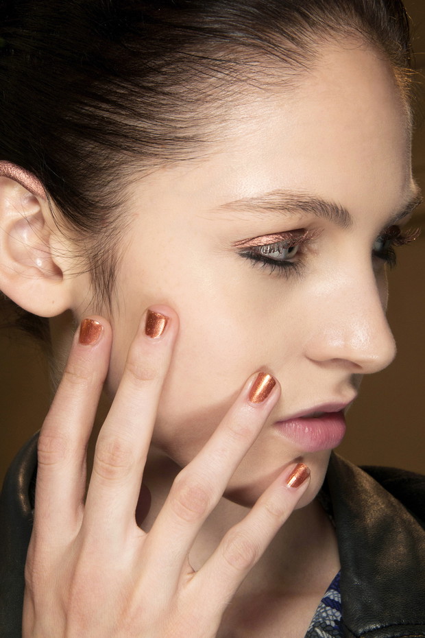 Ślubny manicure - trendy 2013