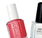 Biały lakier do paznokci, Sally Hansen, 13zł
Essie, saturday disco fever — gorący, ognisty koral, ok. 35zł,