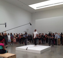 Jay-Z rapuje "Picasso Baby" w galerii sztuki!