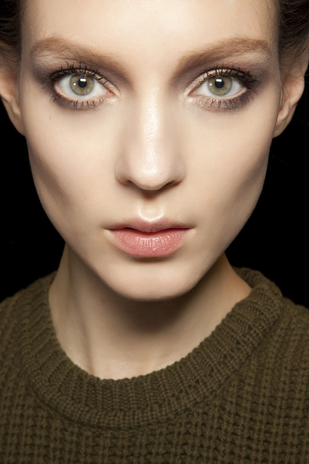 Smokey eyes w dziennej odsłonie