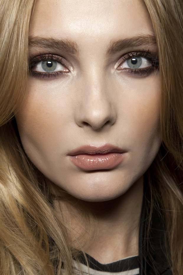 Smokey eyes w dziennej odsłonie