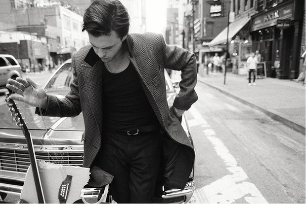 Michael Pitt w kampanii rag & bone, jesień-zima 2013/2014, fot. Glen Luchford