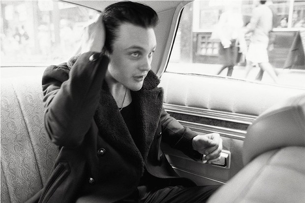 Michael Pitt w kampanii rag & bone, jesień-zima 2013/2014, fot. Glen Luchford