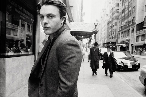 Michael Pitt w kampanii rag & bone, jesień-zima 2013/2014, fot. Glen Luchford