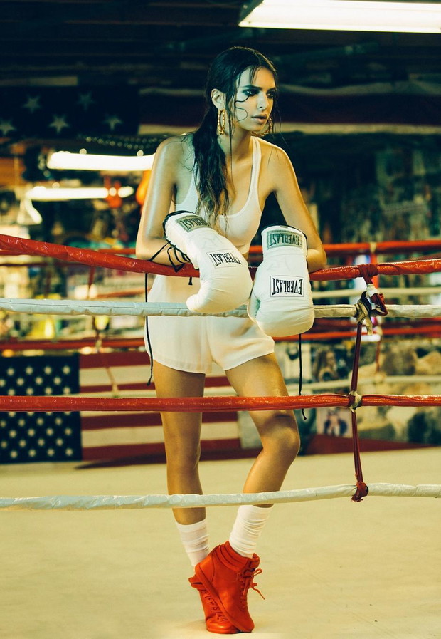 Emily Ratajkowski z Blurred Lines jako bokserka