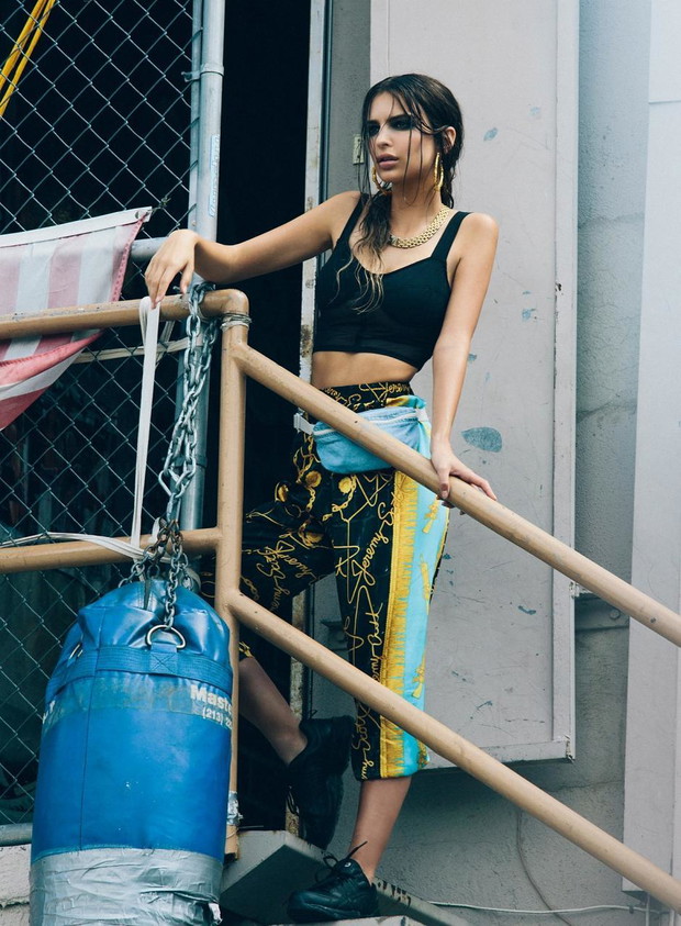 Emily Ratajkowski z Blurred Lines jako bokserka